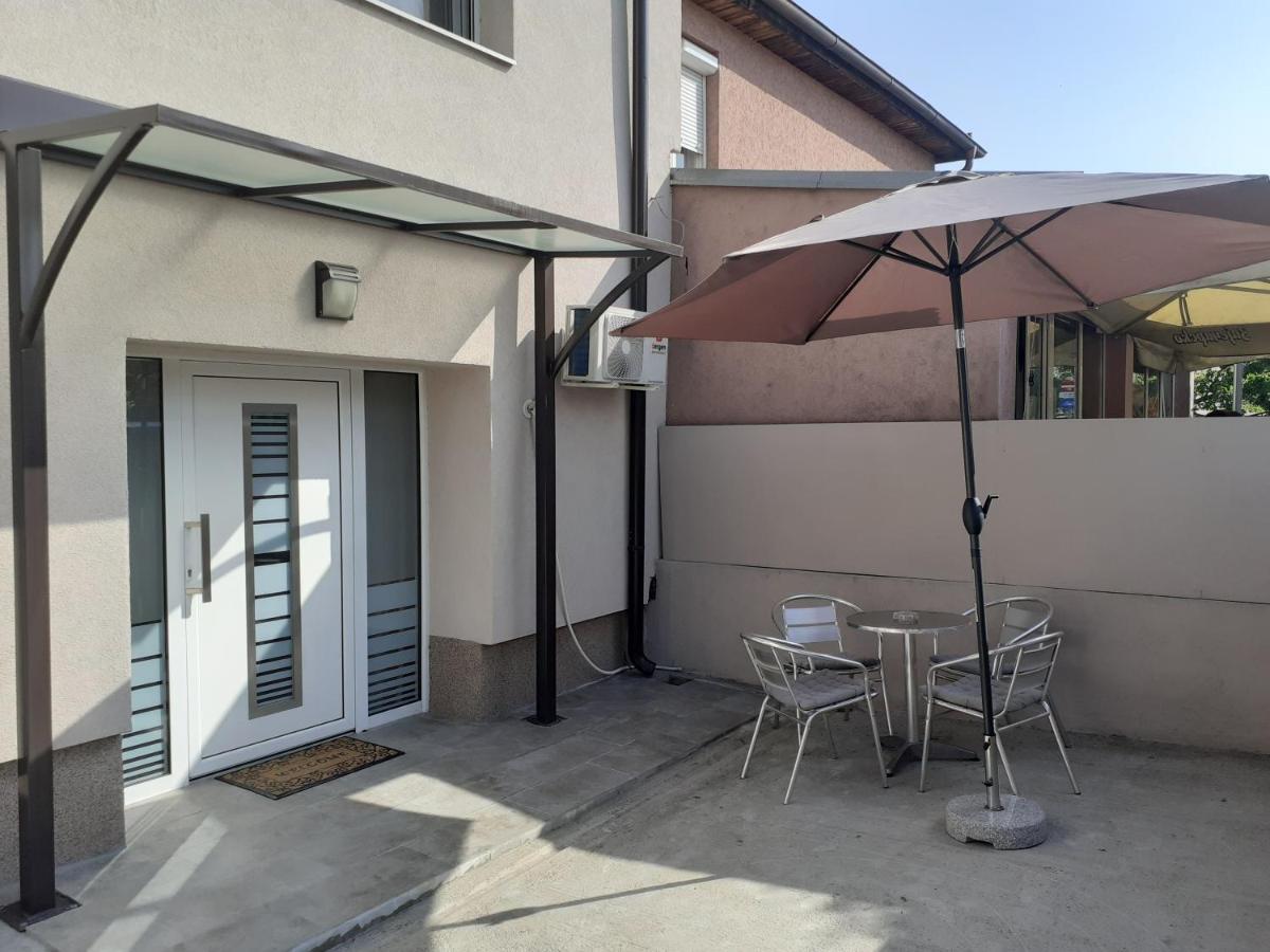Apartman Nena Pirot Exteriér fotografie