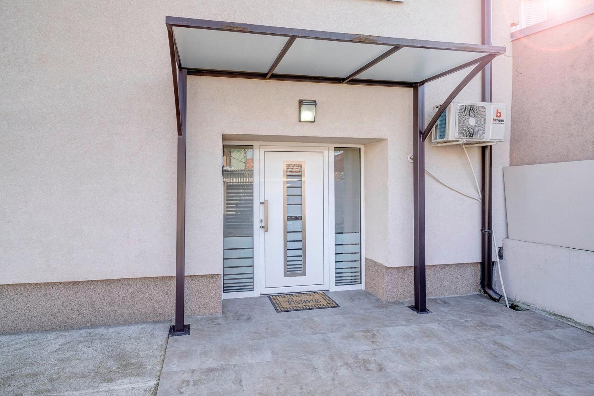 Apartman Nena Pirot Exteriér fotografie